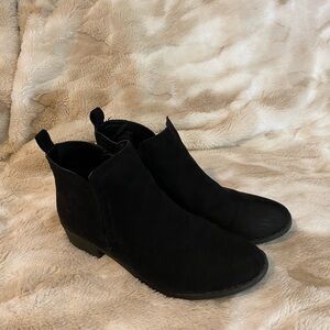 SUN & STONE BLACK ANKLE BOTIES SIZE 5.5